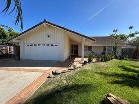 7029 Fern Pl in Carlsbad, CA - Building Photo
