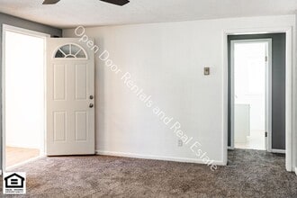 211 James St in Butler, IN - Building Photo - Building Photo