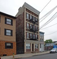 24 Madison St in Newark, NJ - Building Photo