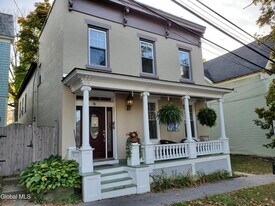76 Caroline St in Saratoga Springs, NY - Building Photo