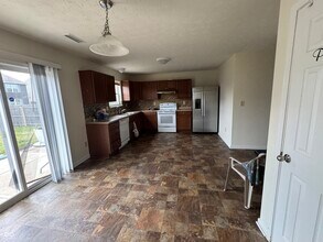 893 Sommersweet Run in Greenwood, IN - Building Photo - Building Photo