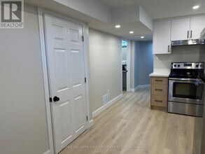 54 Longueuil Pl in Whitby, ON - Building Photo - Building Photo