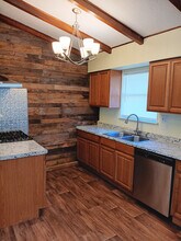 650 S E RR Ave in Ponchatoula, LA - Building Photo - Building Photo