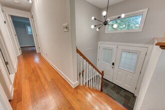 16 Westgate Ln in Mansfield, CT - Building Photo - Building Photo