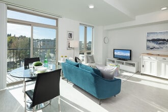 The Carter on The Park in Redmond, WA - Foto de edificio - Building Photo