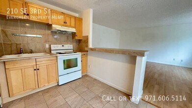 210 SE 3rd St in Troutdale, OR - Building Photo - Building Photo