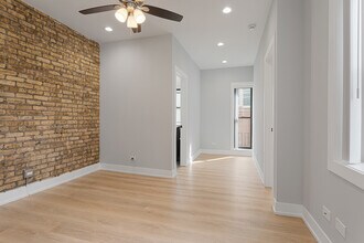 1651 W Jonquil Terrace in Chicago, IL - Building Photo - Building Photo