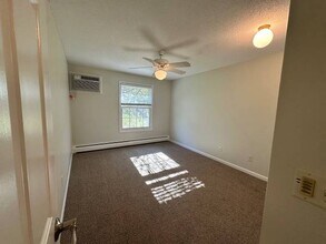 942 Westbrooke Way in Hopkins, MN - Building Photo - Building Photo