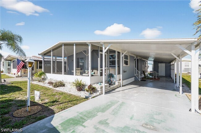 125 Kim Dr in Naples, FL - Building Photo - Building Photo