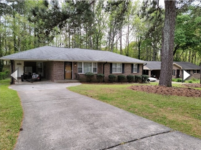 property at 2965 Bobolink Dr