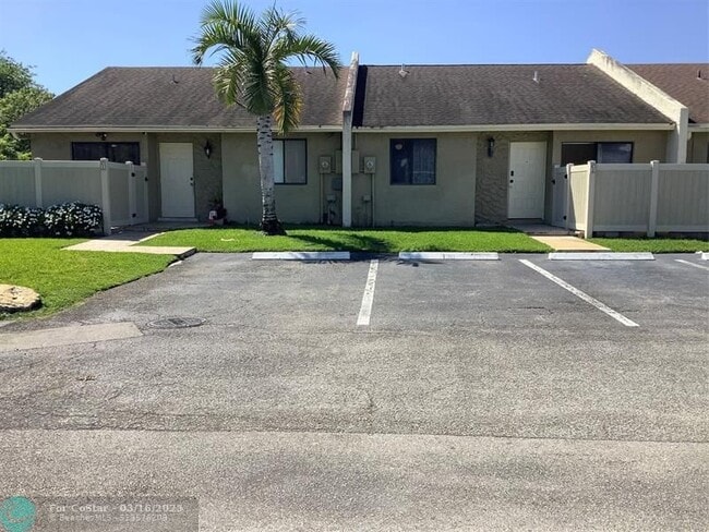 10128 Boca Bend E in Boca Raton, FL - Building Photo - Building Photo