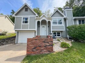 902 Connecticut Ave in Manhattan, KS - Building Photo