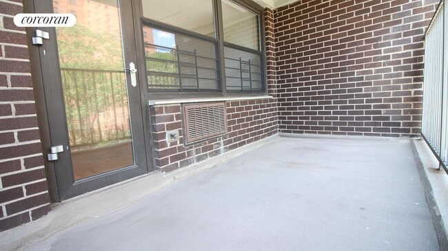 621 Amsterdam Ave in New York, NY - Building Photo - Building Photo