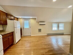 11 McCullums Ln in Highland Falls, NY - Building Photo - Building Photo