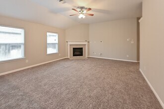 9119 Newcroft Ct in Tomball, TX - Foto de edificio - Building Photo