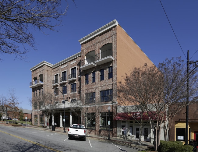 820 S Main St
