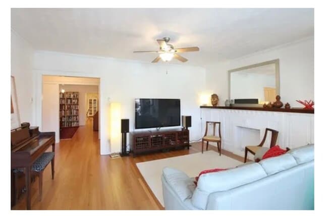 2733 W Ainslie St, Unit Apt 1 in Chicago, IL - Building Photo - Building Photo