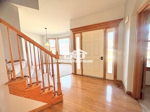 6874 Dakota Dr in West Des Moines, IA - Foto de edificio - Building Photo