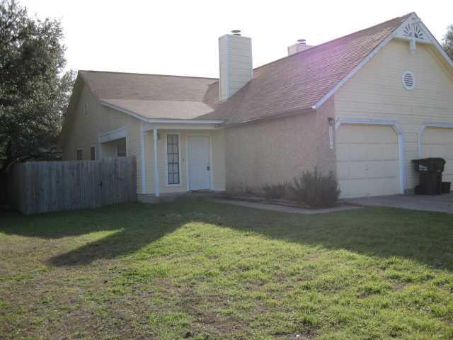 8809 Clearbrook Trail in Austin, TX - Building Photo