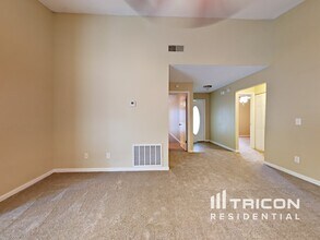 4013 Forecast Dr in Brandon, FL - Foto de edificio - Building Photo