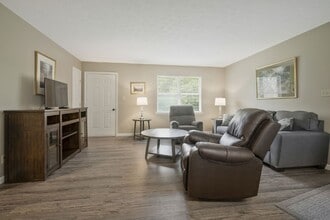 120 E Acres Ave in Waverly, TN - Building Photo - Building Photo