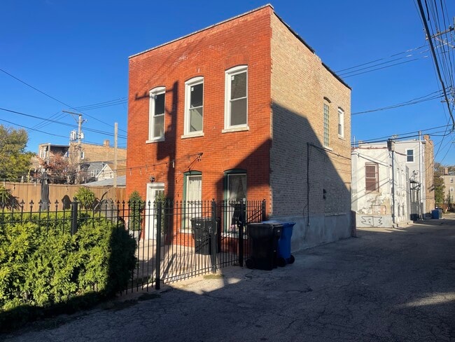 3214 W Division St, Unit 2