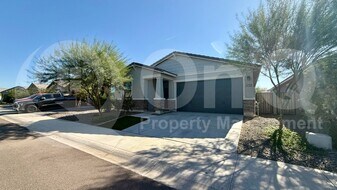 6733 W Vly Vw Dr in Phoenix, AZ - Building Photo