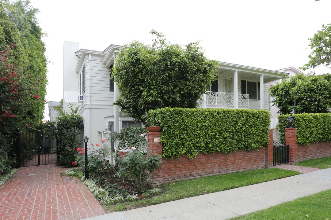 140 S Bedford Dr in Beverly Hills, CA - Building Photo