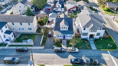 1041 Stonewall Ln in Secaucus, NJ - Building Photo - Building Photo