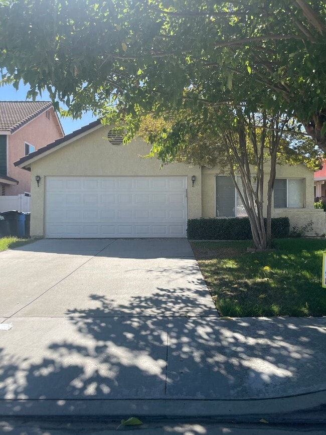 property at 45273 Esplendor Ct