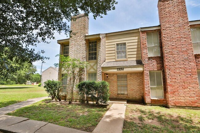 1552 East Ave