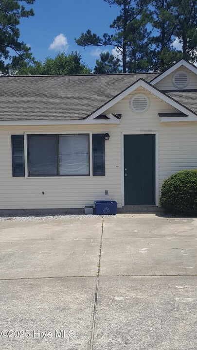 1968 Countrywood Blvd in Jacksonville, NC - Building Photo