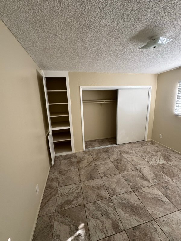 1193 N Ardmore Ave, Unit 9 in Los Angeles, CA - Building Photo - Building Photo