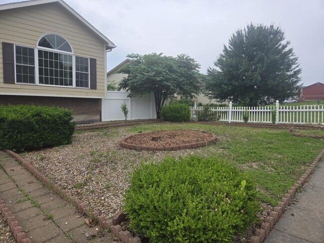 601 Tall Grass Dr in Junction City, KS - Foto de edificio - Building Photo