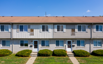 Canton Gardens Apartments - Canton, MI in Canton, MI - Building Photo - Building Photo