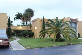 9370 W Flagler St in Miami, FL - Building Photo - Building Photo