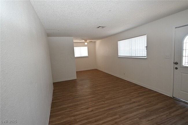 2301 Stewart Ave in Las Vegas, NV - Building Photo - Building Photo