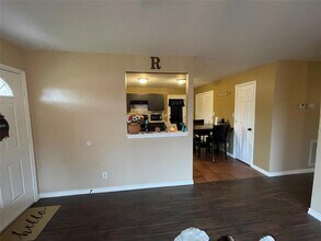 940 E Guadalupe St in La Grange, TX - Building Photo - Building Photo