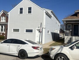 2733 N Marmora Ave in Chicago, IL - Building Photo