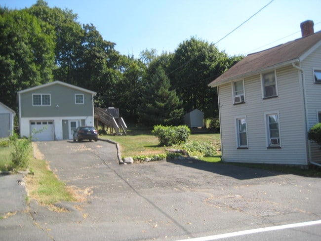 190 S Middletown Rd, Unit 2 in Pearl River, NY - Foto de edificio - Building Photo