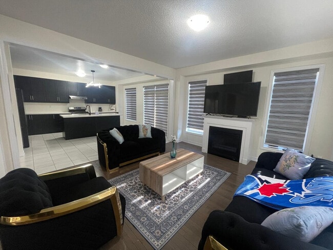 144 Adventura Rd in Brampton, ON - Building Photo - Building Photo