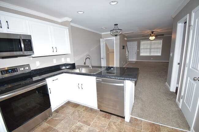 306 Sam Houston Cir in Clarksville, TN - Foto de edificio - Building Photo