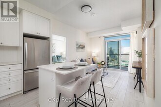 55 Duke St W in Kitchener, ON - Building Photo - Building Photo