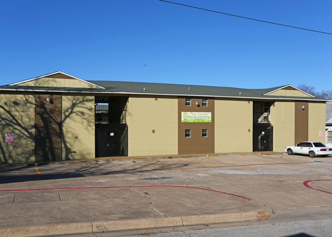 Oak Tree Apartments in Fort Worth, TX - Foto de edificio - Building Photo