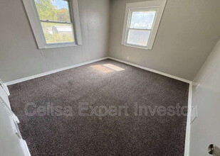 5137 Tyrone Rd in Fort Wayne, IN - Foto de edificio - Building Photo