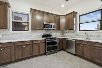 346 Arlington Ave in Jersey City, NJ - Building Photo - Building Photo