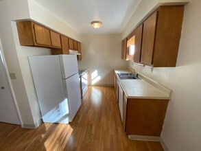 124 Karen Way in Weirton, WV - Foto de edificio - Building Photo