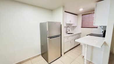 131 Antiquera Ave in Coral Gables, FL - Building Photo - Building Photo