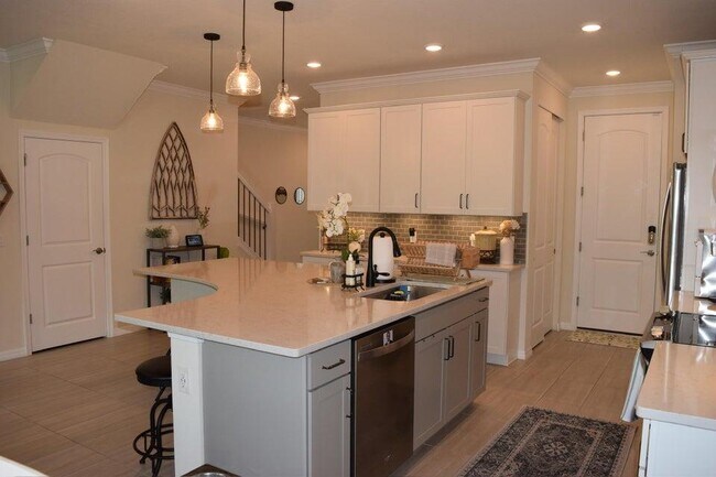 property at 8248 Tailshot Ct