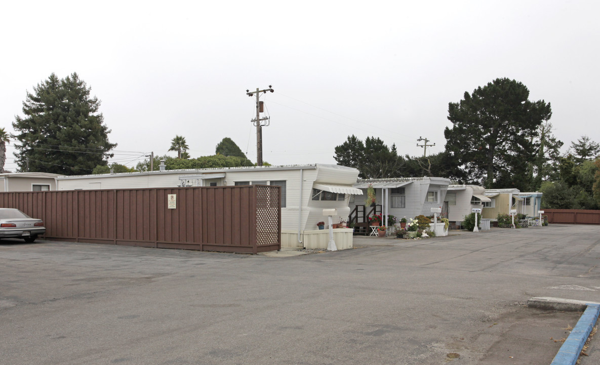 3320 Portola Dr in Santa Cruz, CA - Foto de edificio